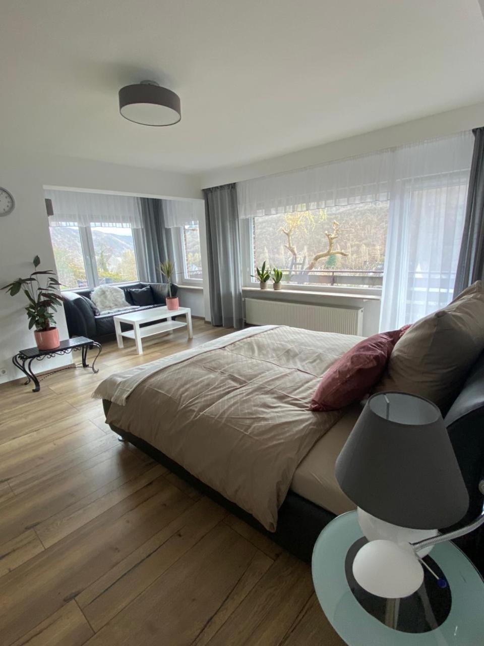 Pension Mit Moselblick Клоттен Экстерьер фото